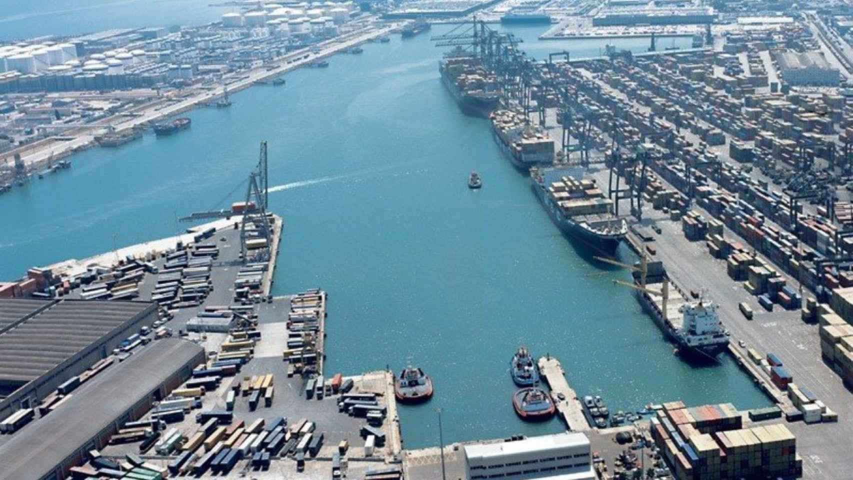 Vista aérea del Puerto de Barcelona / EUROPA PRESS
