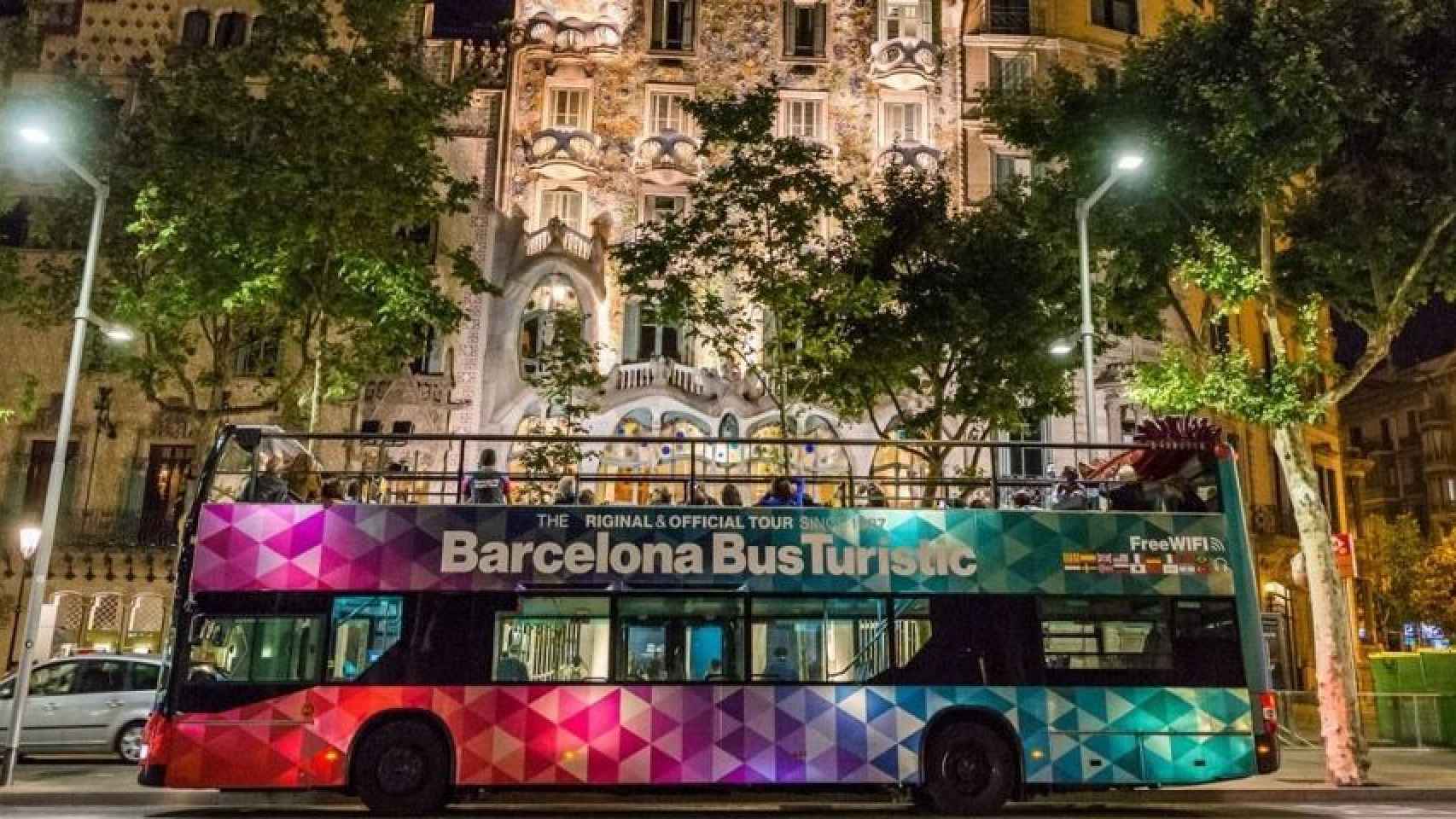 Bus turístico en Barcelona / EUROPA PRESS