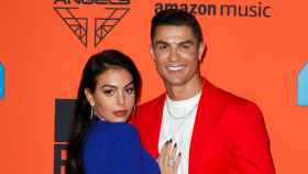 Georgina Rodríguez y Cristiano Ronaldo posando en un 'photocall'
