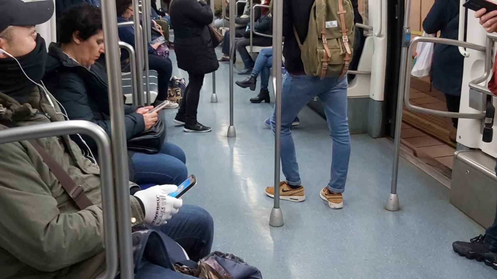 Imagen de un vagón de metro este martes por la mañana / SPS
