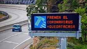 Cartel de advertencia al tráfico en una entrada a Barcelona / SCT