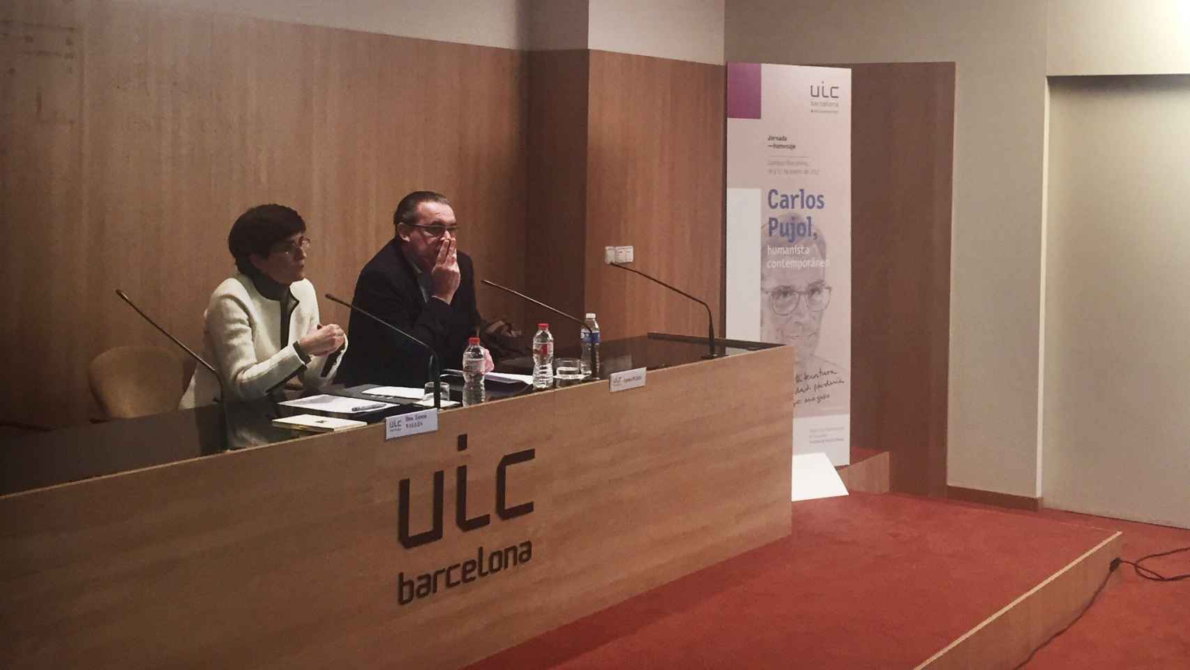 Carlos Pujol Lagarriga durante una conferencia en la UIC / @LEERCARLOSPUJOL
