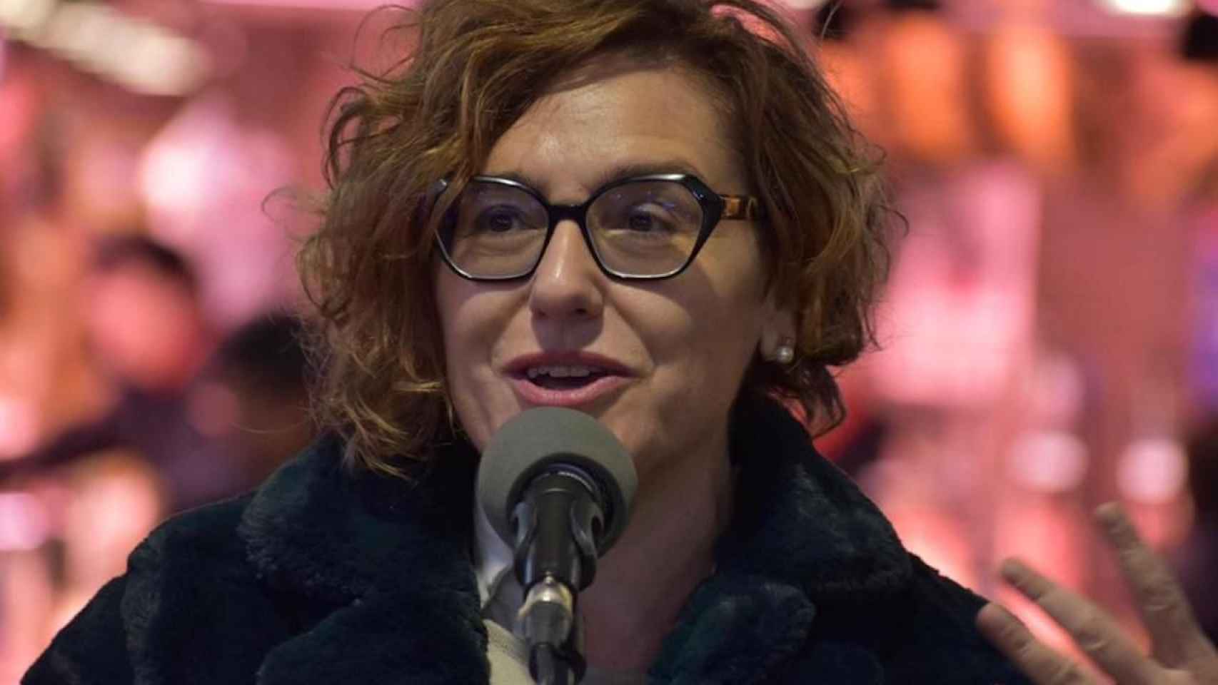 La regidora Montserrat Ballarín anuncia cambios en los presupuestos por la crisis / SERGI VARGAS PSC