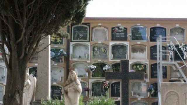 Nichos en un cementerio de Barcelona / AYUNTAMIENTO DE BARCELONA