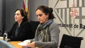Ada Colau y Gemma Tarafa, en una rueda de prensa celebrada en el Ayuntamiento de Barcelona / SER