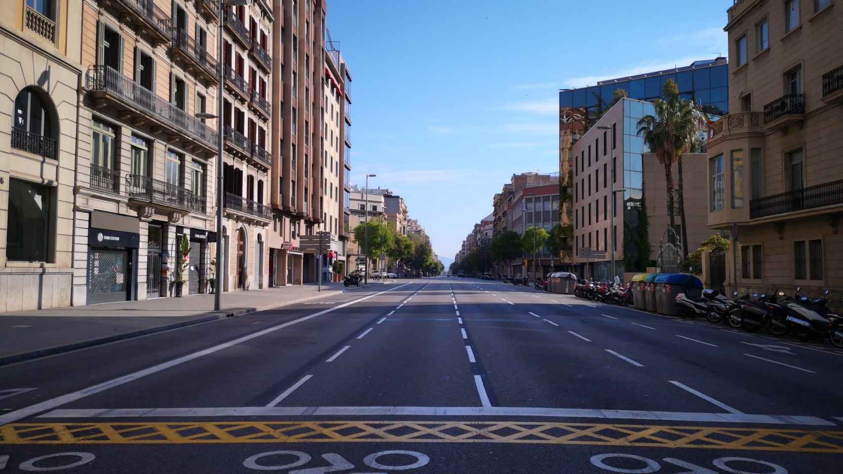 Imagen de la calle Aragó de Barcelona vacía durante la pasada Semana Santa / G.A.