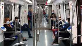 Viajeros en el metro, este martes 14 de abril / TMB