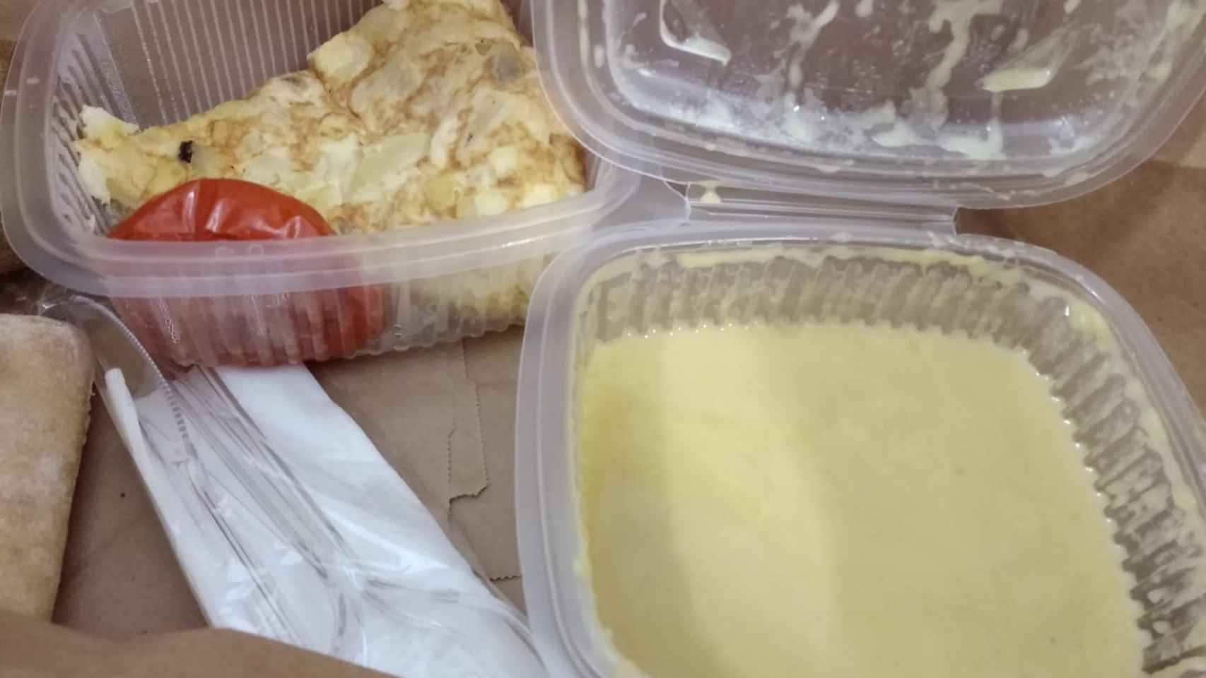 Una muestra de la oferta de comida que se han encontrado estos últimos días los trabajadores del Hospital del Mar / COMITÉ DE EMPRESA CONSORCI MAR PARC SALUT
