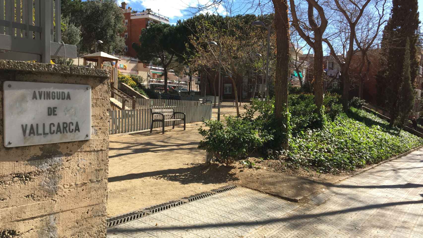 Jardines del Dr. Comas i Llobera, donde se ubicará la nueva construcción del IES Vallcarca / RP