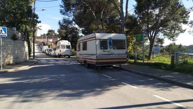 La caravana donde vivía el presunto asesino del Eixample en Les Planes / G.A.