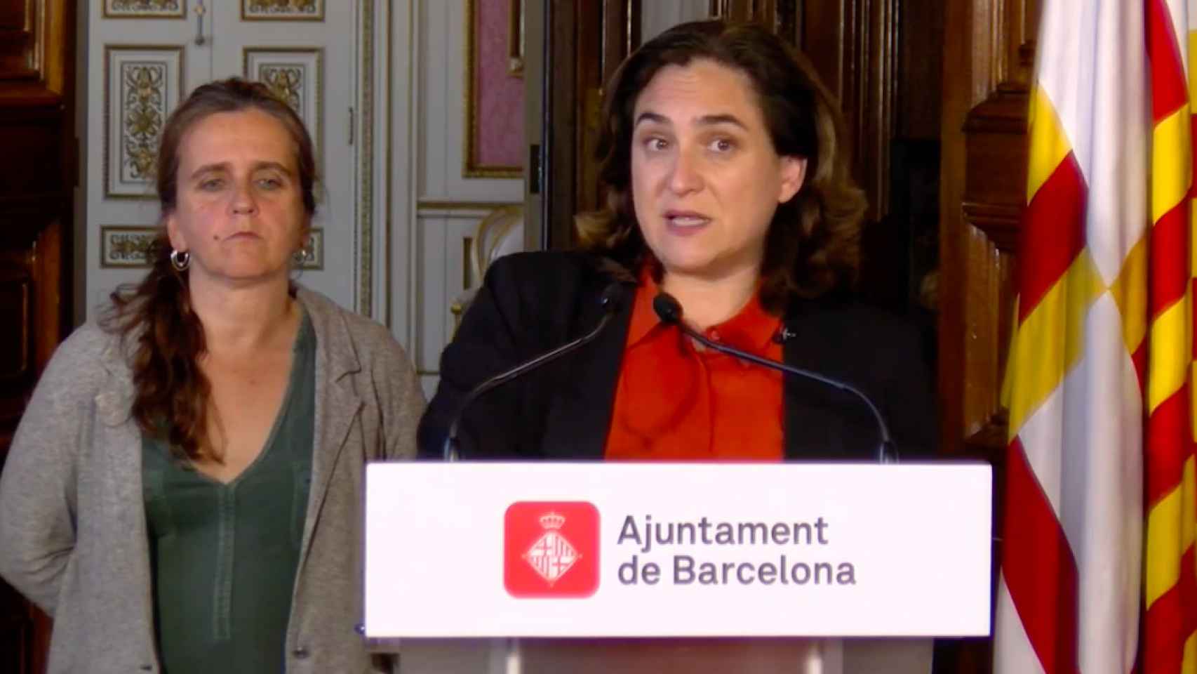 La alcaldesa Ada Colau con la regidora de Salut, Gemma Tarafa / AYUNTAMIENTO DE BARCELONA