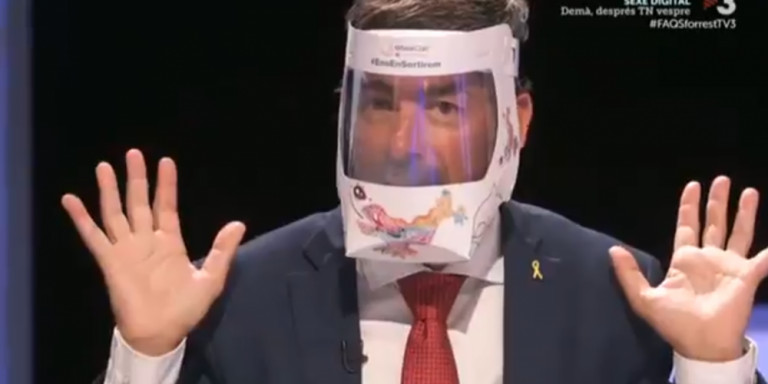 El presidente de la Cámara de Comercio de Barcelona, Joan Canadell, con la máscara promocionada en TV3