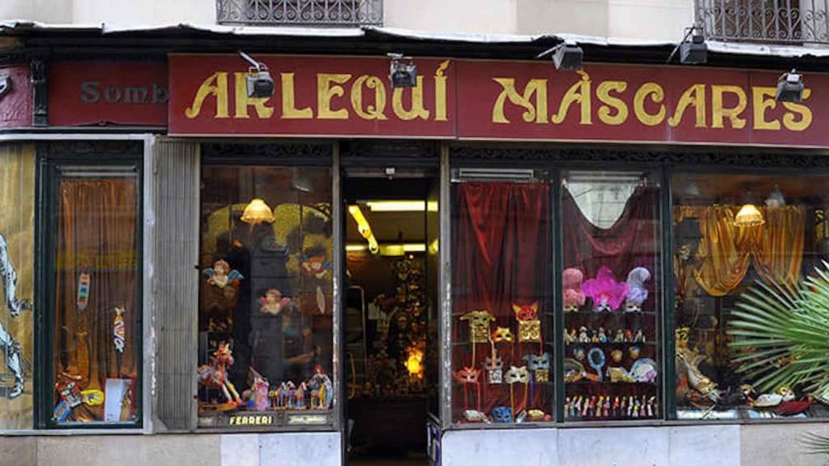 Fachada de la tienda Arlequí Màscares, en la calle de la Princesa / FACEBOOK ARLEQUÍ MÀSCARES