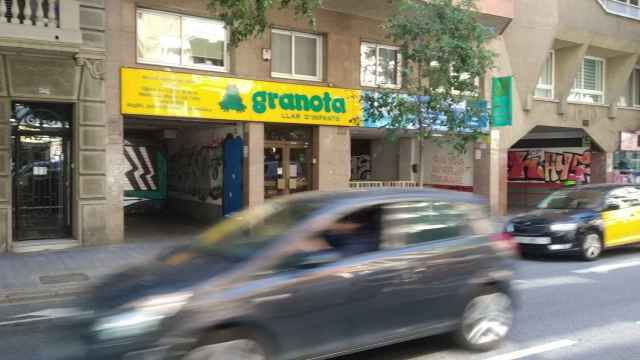 Exterior de la guardería Granota, en el barrio de la Sagrada Família / JORDI SUBIRANA