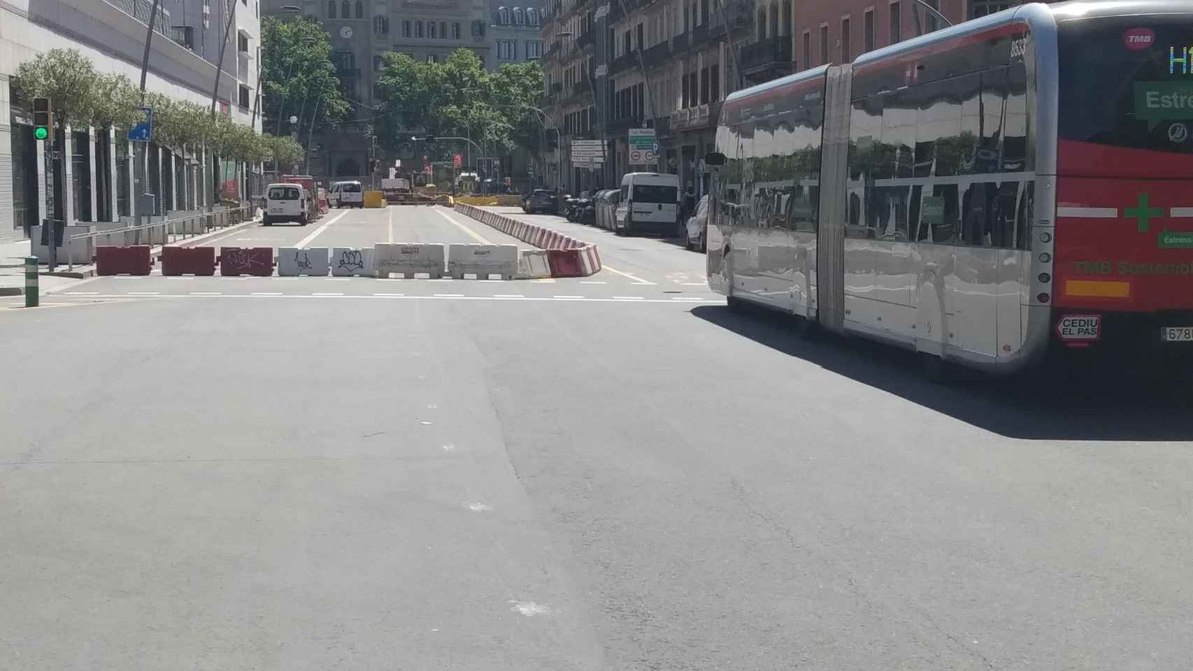 La calle de Pelai, cerrada al tráfico, este 24 de mayo / JORDI SUBIRANA