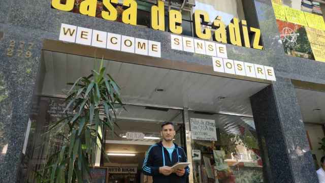 Lagarder Danciu, delante de la Casa de Cádiz, el pasado 13 de mayo / METRÓPOLI ABIERTA