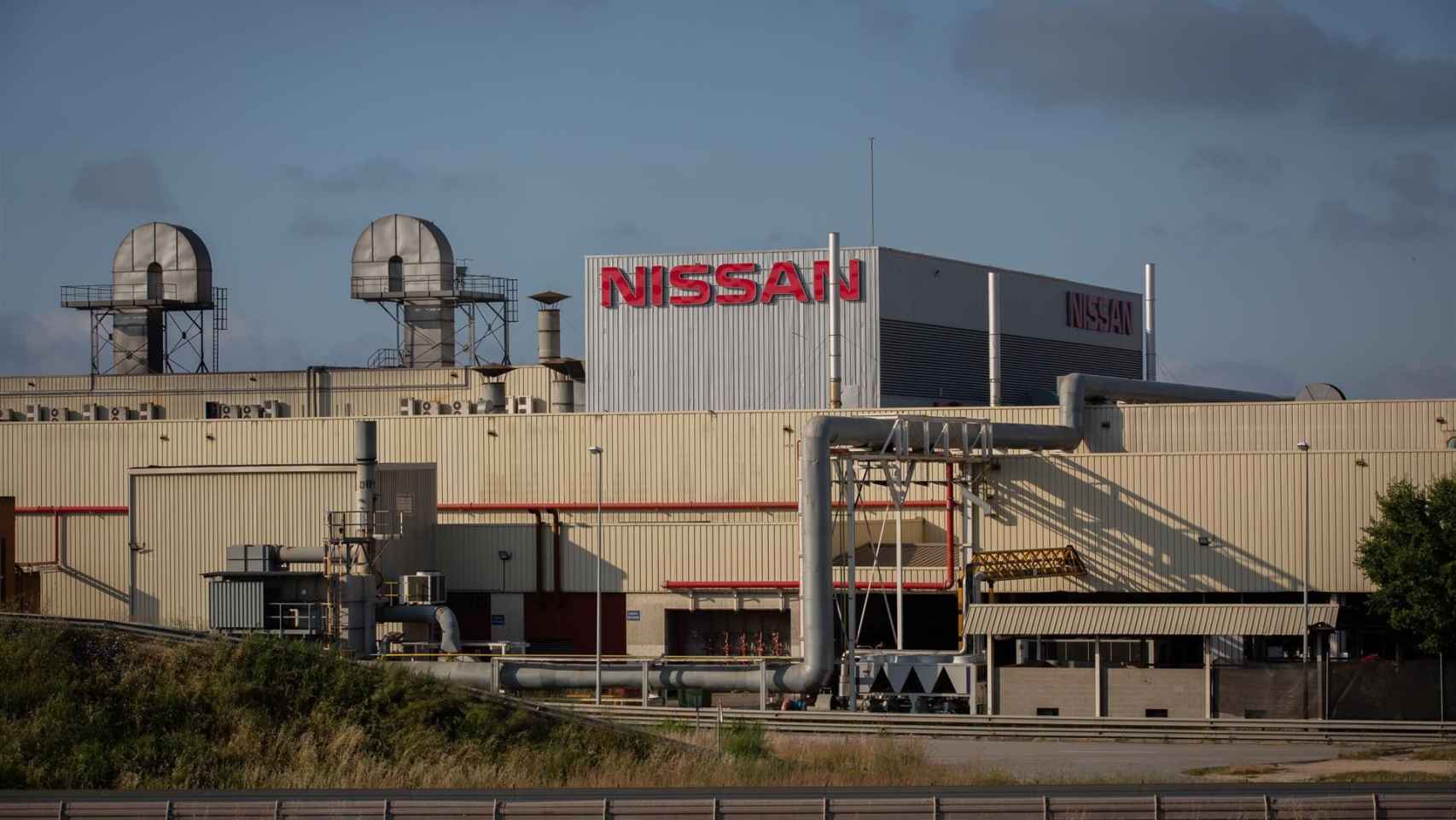 Exterior de la fábrica de Nissan en la Zona Franca / EUROPA PRESS