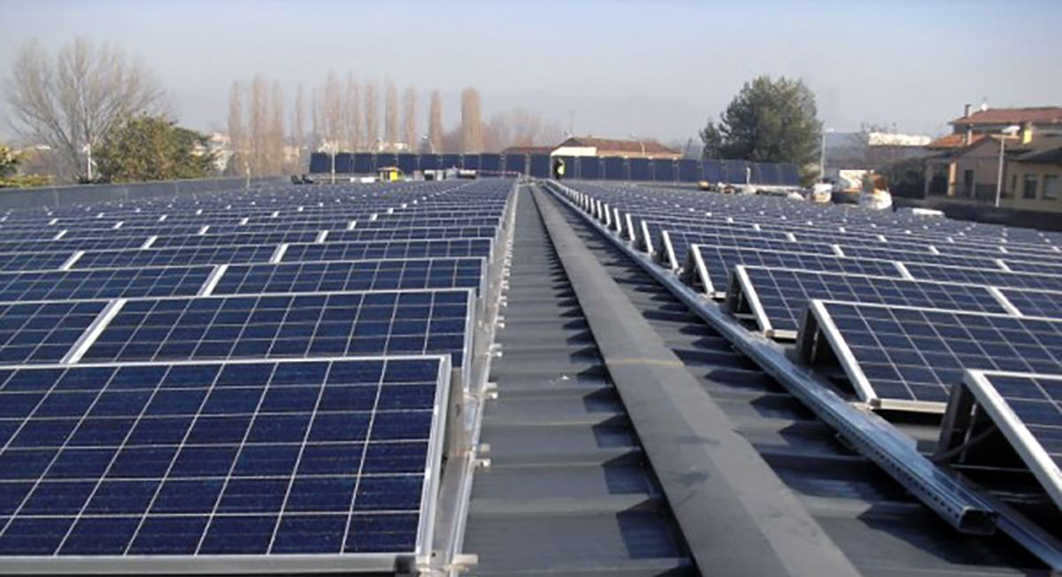 Instalación de placas fotovoltaicas / DIPUTACIÓN DE BARCELONA