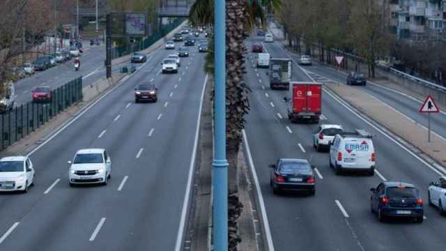 Vehículos en el Área Metropolitana de Barcelona, ahora sin vetos de desplazamientos / EFE