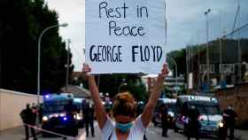 Protesta en Barcelona ante el Consulado de Estados Unidos por la muerte de George Floyd / EFE