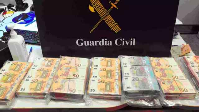 Dinero sin declarar en el Aeropuerto de El Prat, en Barcelona / GUARDIA CIVIL