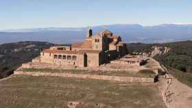 El Monasterio de Sant Llorenç del Munt, en la cima de la Mola
