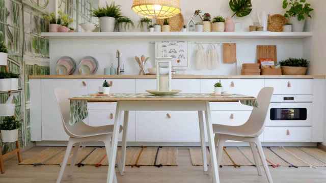 Interior de una cocina montada con muebles de IKEA