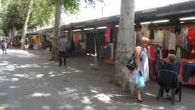 Puestos de los Encants de ropa del Mercado de Sant Antoni / EUROPA PRESS