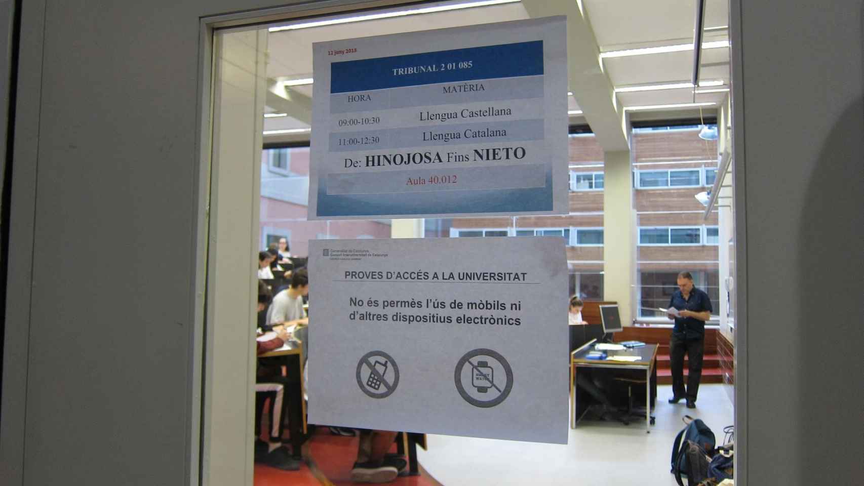 Una clase de universidad durante un examen de selectividad / EUROPA PRESS