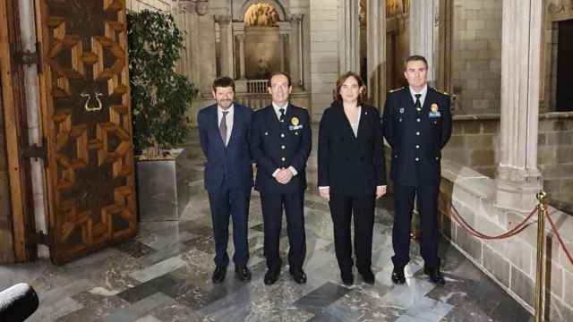 Albert Batlle, Evelio Vázquez, Ada Colau y Pedro Velázquez