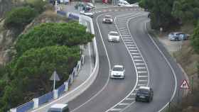 Carretera Nacional II de Sant Pol con tráfico de motos y coches