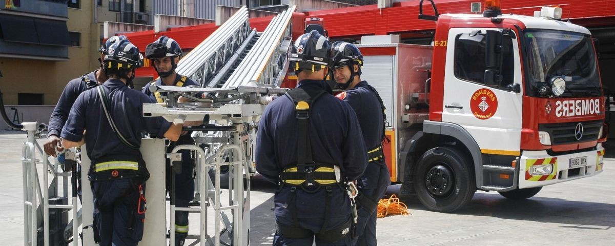Los bomberos de Barcelona tendrán nuevos uniformes / ARCHIVO