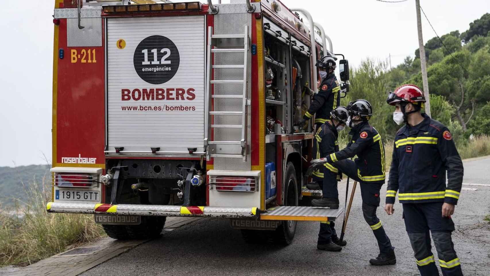 Bomberos de Barcelona durante un servicio de emergencias / TWITTER BOMBERS DE BARCELONA