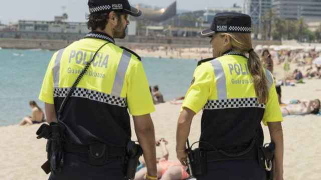 Agentes del Grupo de Playas de la Guardia Urbana / AJ BCN