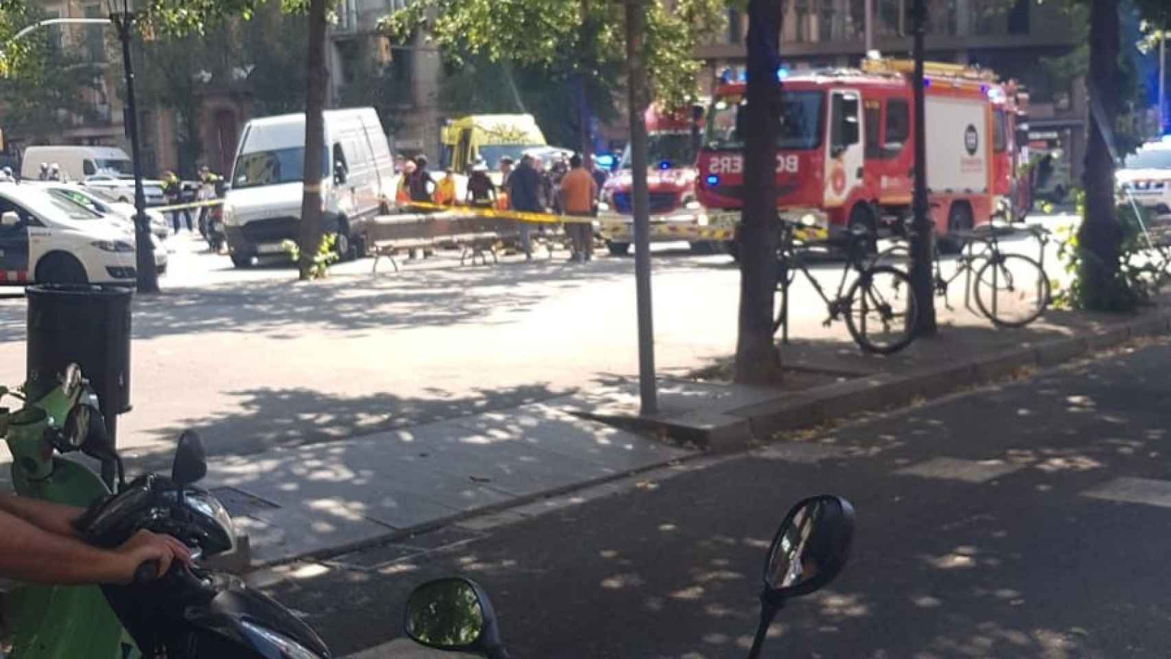 Accidente entre las calles Aragó y Rambla Catalunya / METRÓPOLI ABIERTA