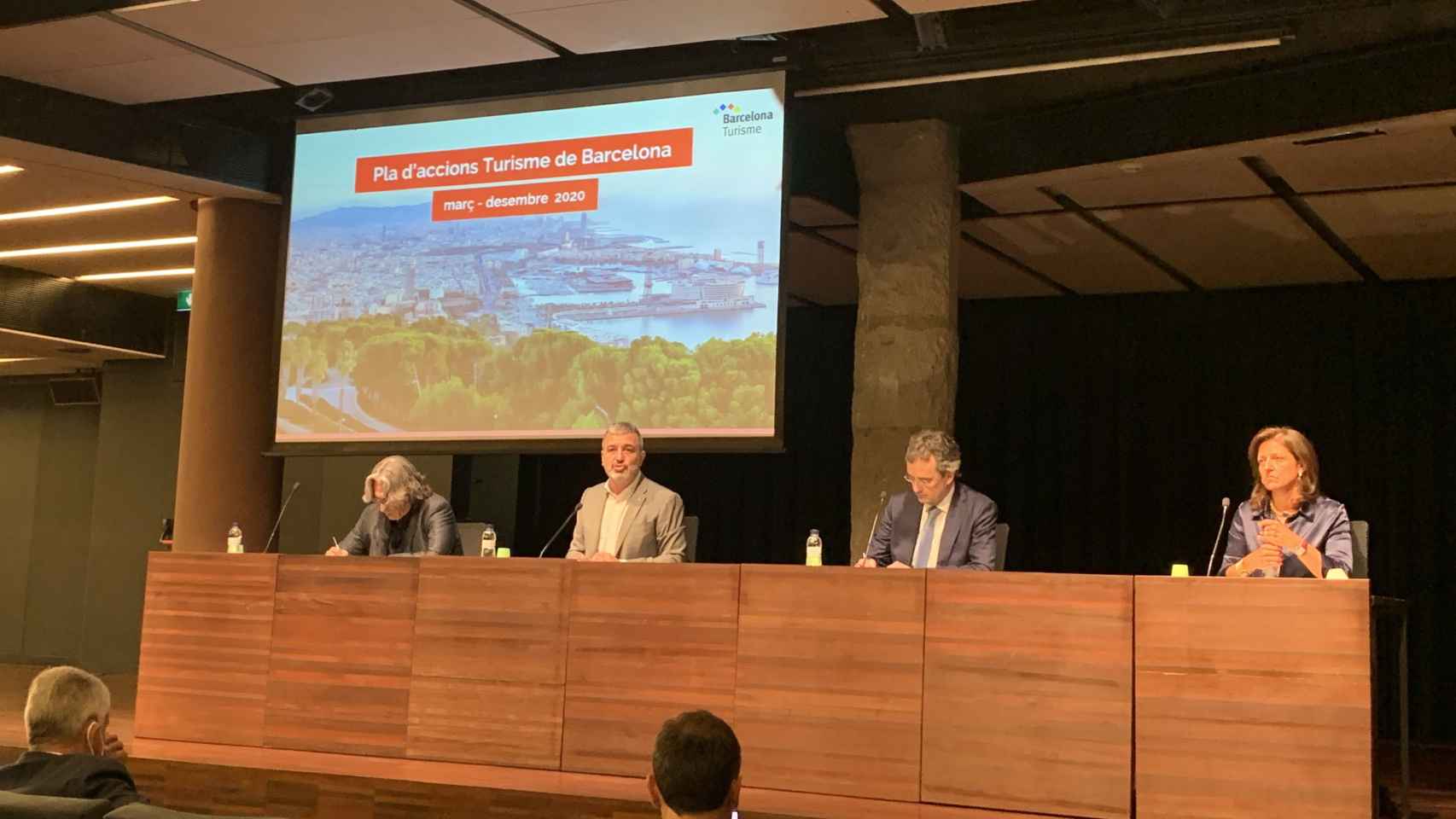 Xavier Marcé, Jaume Collboni, Eduard Torres y Marián Muro en la presentación del plan de rescate del turismo de Barcelona / METRÓPOLI ABIERTA