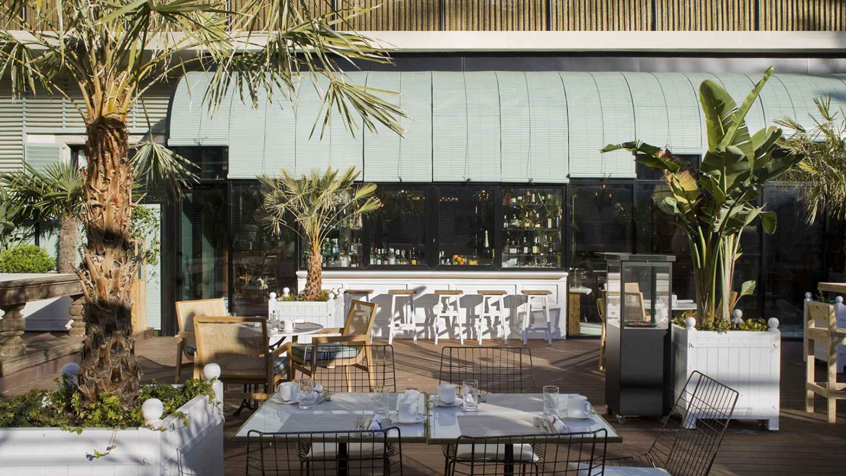 Terraza del Cotton House Hotel de Barcelona, que promueve un ciclo de música clásica desde sus balcones