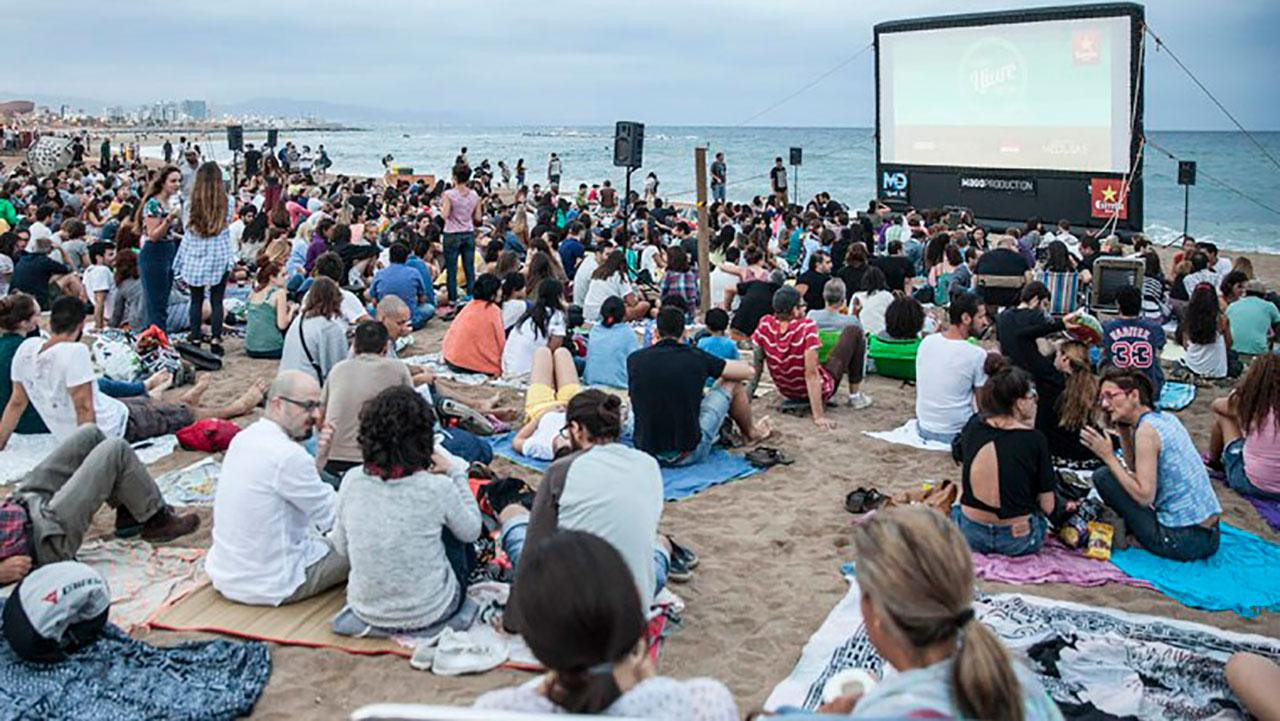 Decenas de personas en el Cinema Lliure en Barcelona en una edición anterior / AYUNTAMIENTO DE BARCELONA
