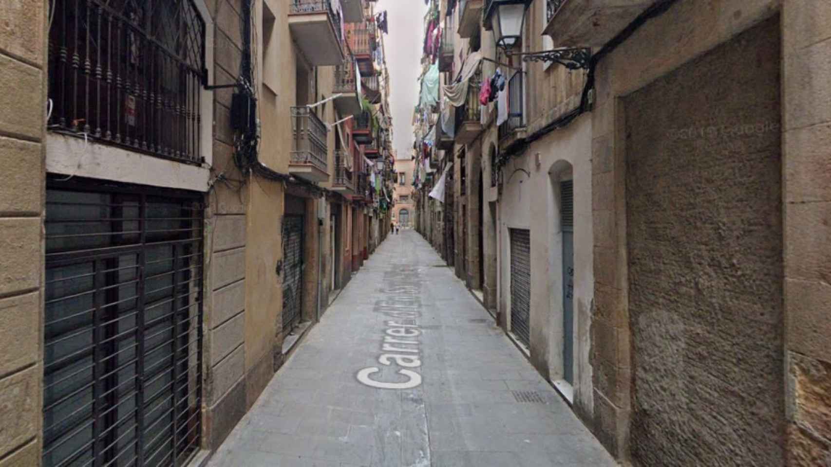La calle Sant Climent, donde las mafias del Raval okuparon el lunes una vivienda / GOOGLE MAPS