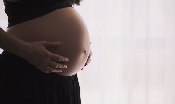 Una mujer embarazada / ARCHIVO