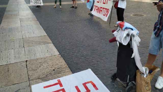 Protesta vecinal contra el tanatorio de Sants / TWITTER STOP TANATORI