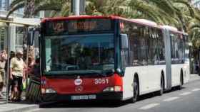Un bus de la línea V21, como el que tiene los fallos en el freno / TMB