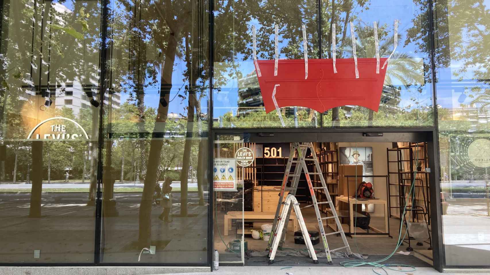 Exterior de la nueva tienda de Levi's situada en el número 605 de la Diagonal de Barcelona / S.C.