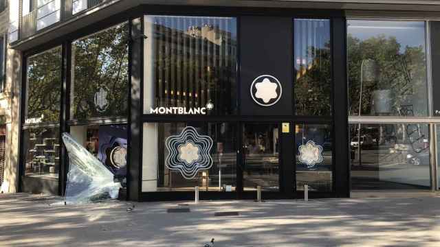 Tienda de Montblanc asaltada en Barcelona / HELPERS