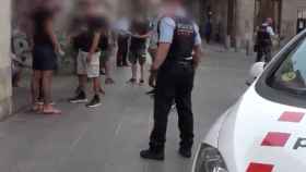 Operativo policial contra ladrones reincidentes en el Raval / MOSSOS D'ESQUADRA