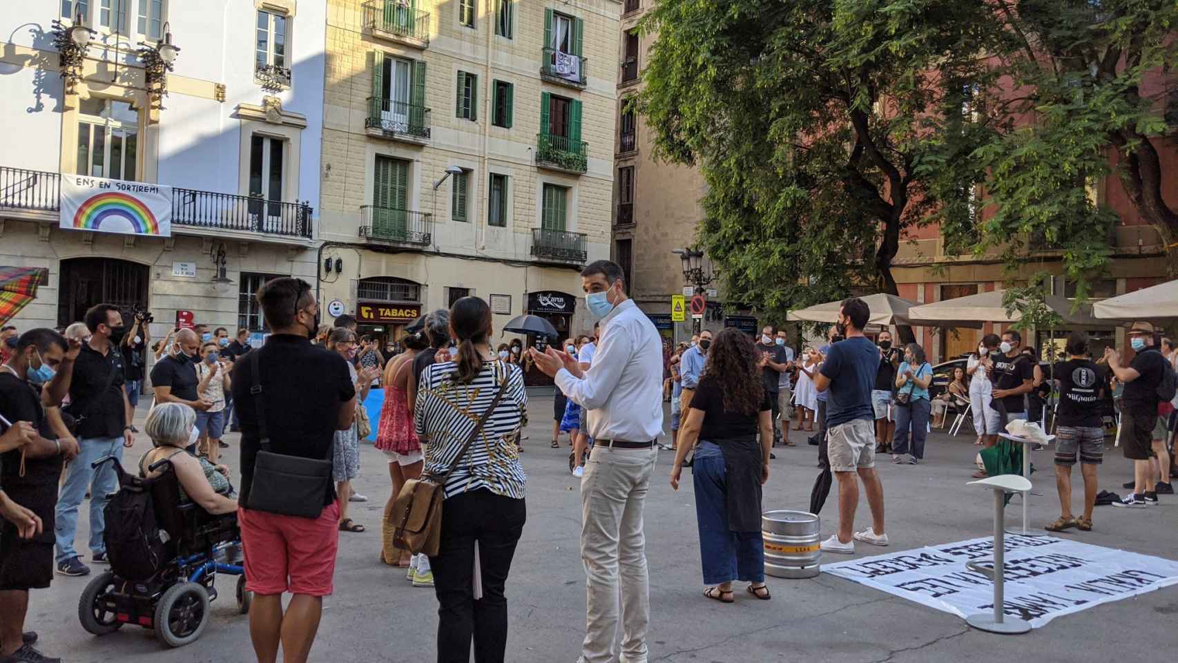 Una de las protestas de los bares en la plaza de la Vila este agosto / TWITTER