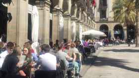 Comensales en las terrazas de la plaza Reial / EUROPA PRESS