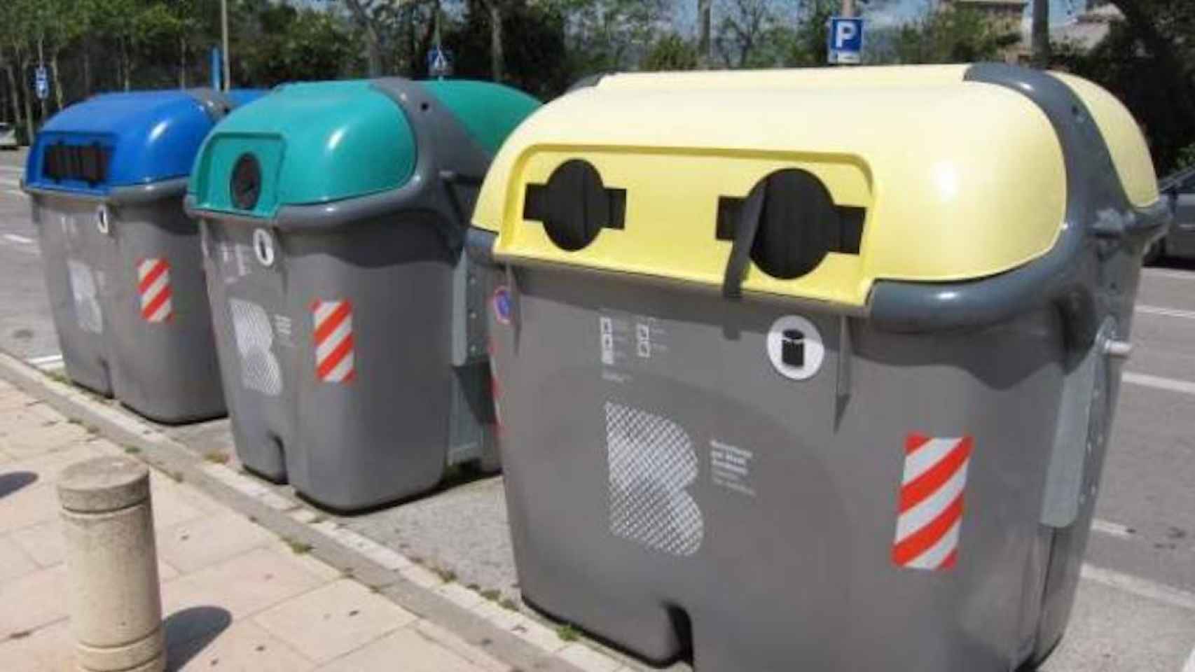 Contenedores de residuos en Barcelona, ciudad que tiene como alcaldesa a Ada Colau / EUROPA PRESS
