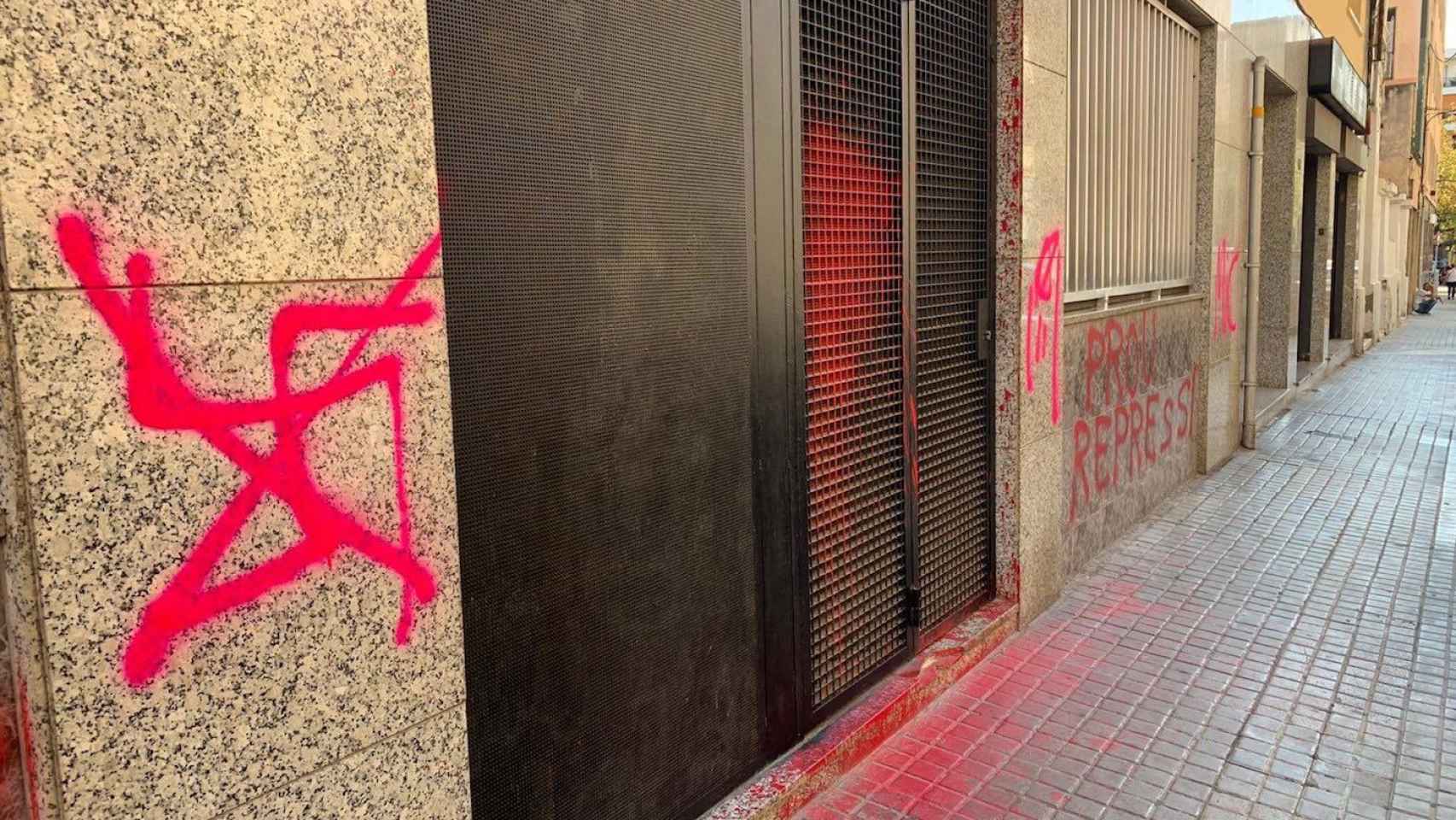 Cuarto acto vandálico en la sede del PSC de Badalona