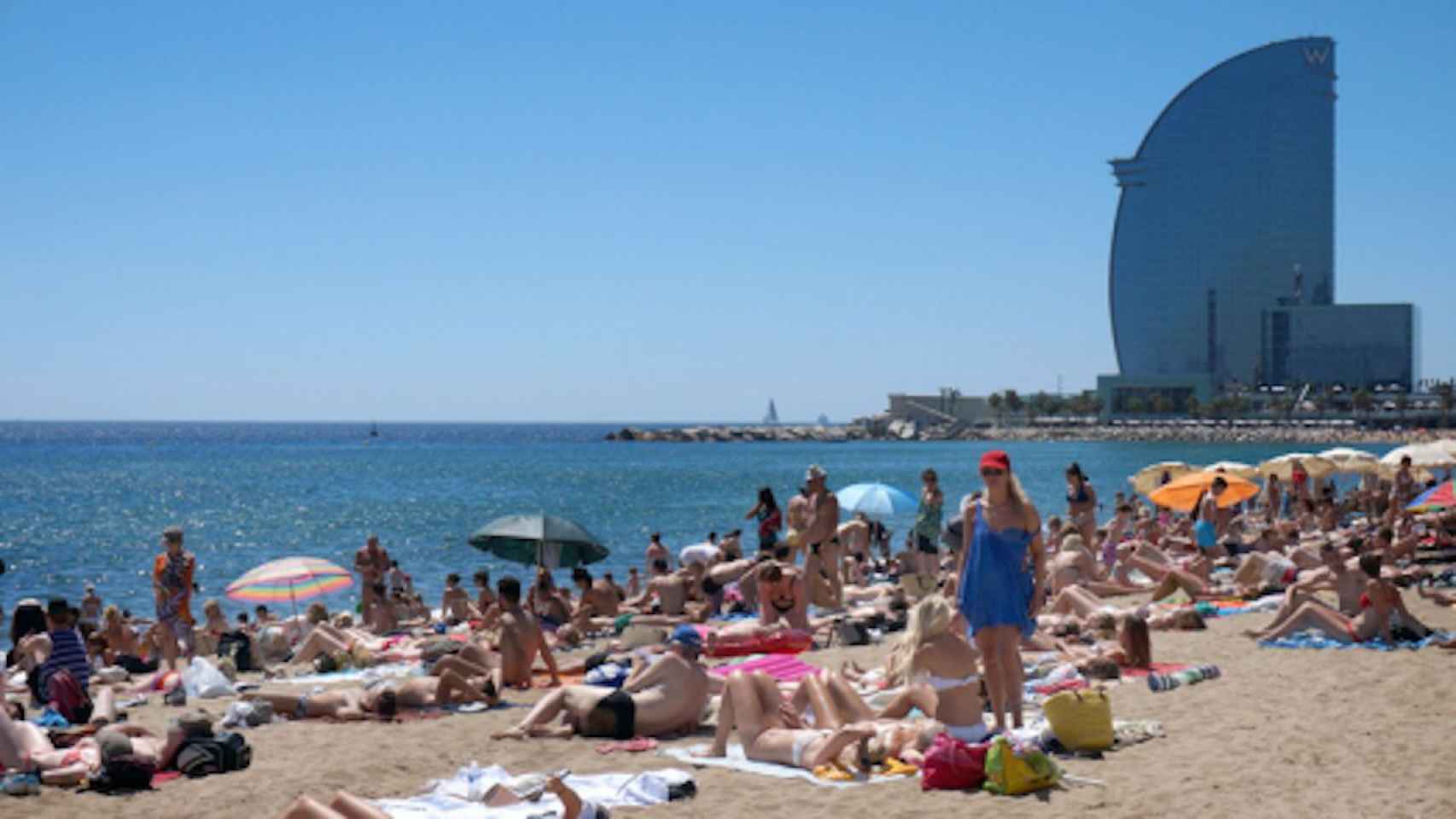 La playa de la Barceloneta, en el litoral de Barcelona, un espacio ideal para ir el 5 de septiembre / AYUNTAMIENTO DE BARCELONA